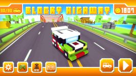 Blocky Highway: Traffic Racing screenshot APK 4